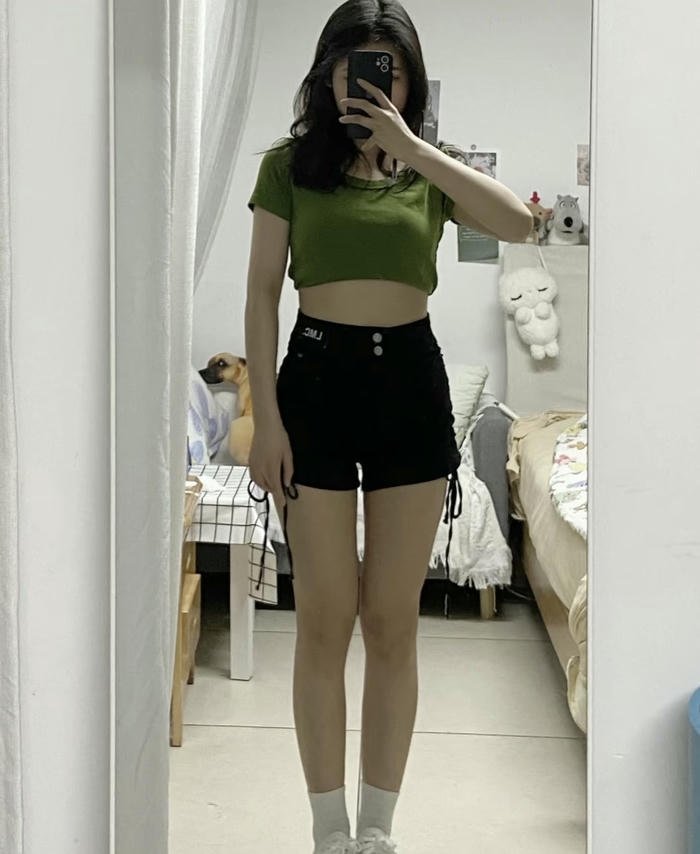 hình ảnh chân gái chụp cận cảnh