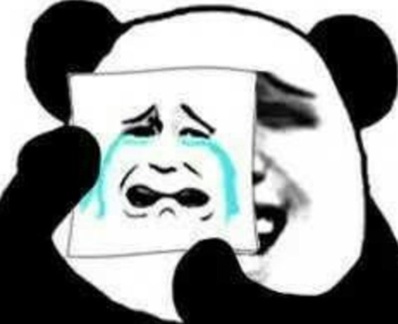 Meme nụ cười gượng ép, ánh mắt rũ buồn