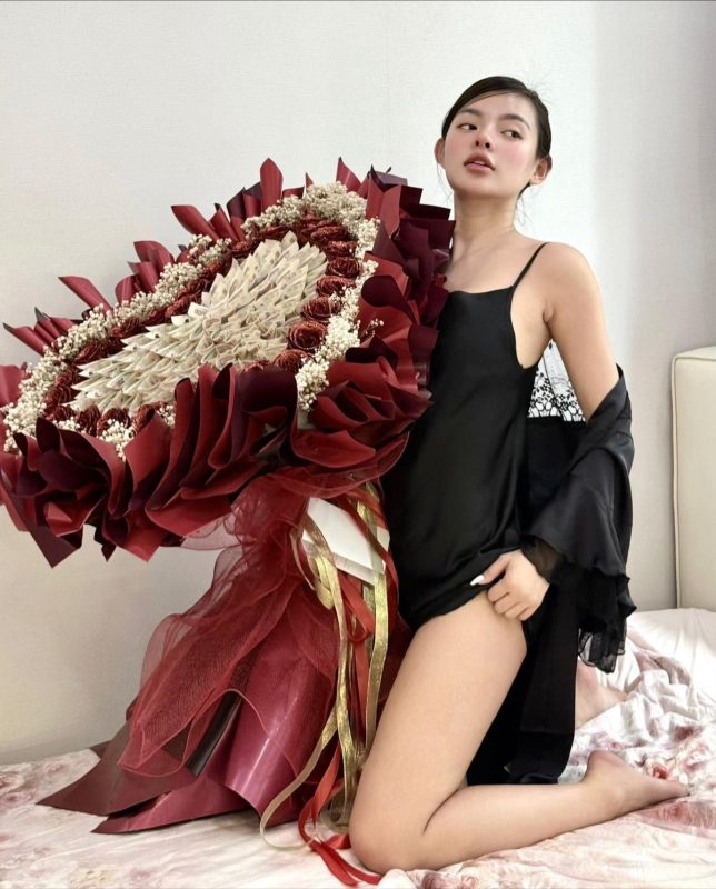 Nữ idol streamer Na thỏ tung loạt ảnh cực bạo khoe vóc dáng nóng bỏng