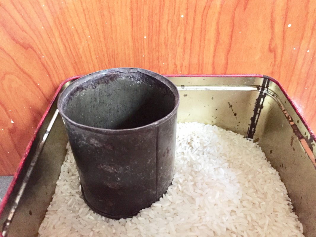 Quý như cái lon đong gạo