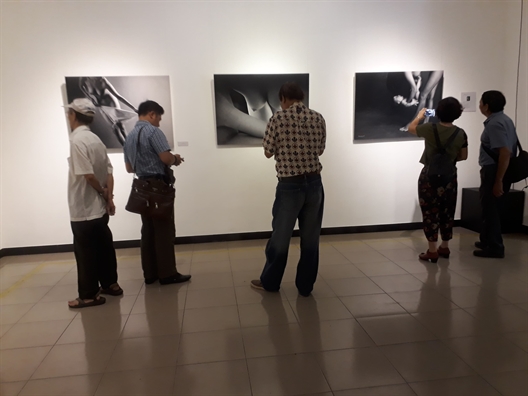Tuan trien lam anh nude: