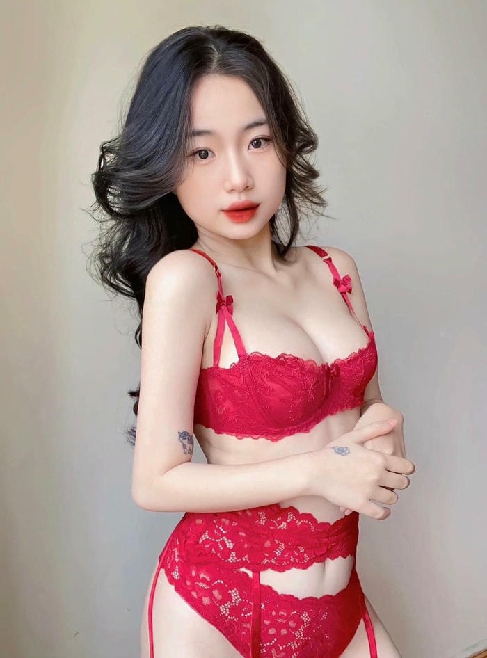 hình ảnh gái xinh mặc đồ thiếu vải bố cục hài hòa