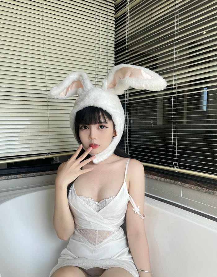 hình ảnh gái xinh mặc đồ thiếu vải phong cách