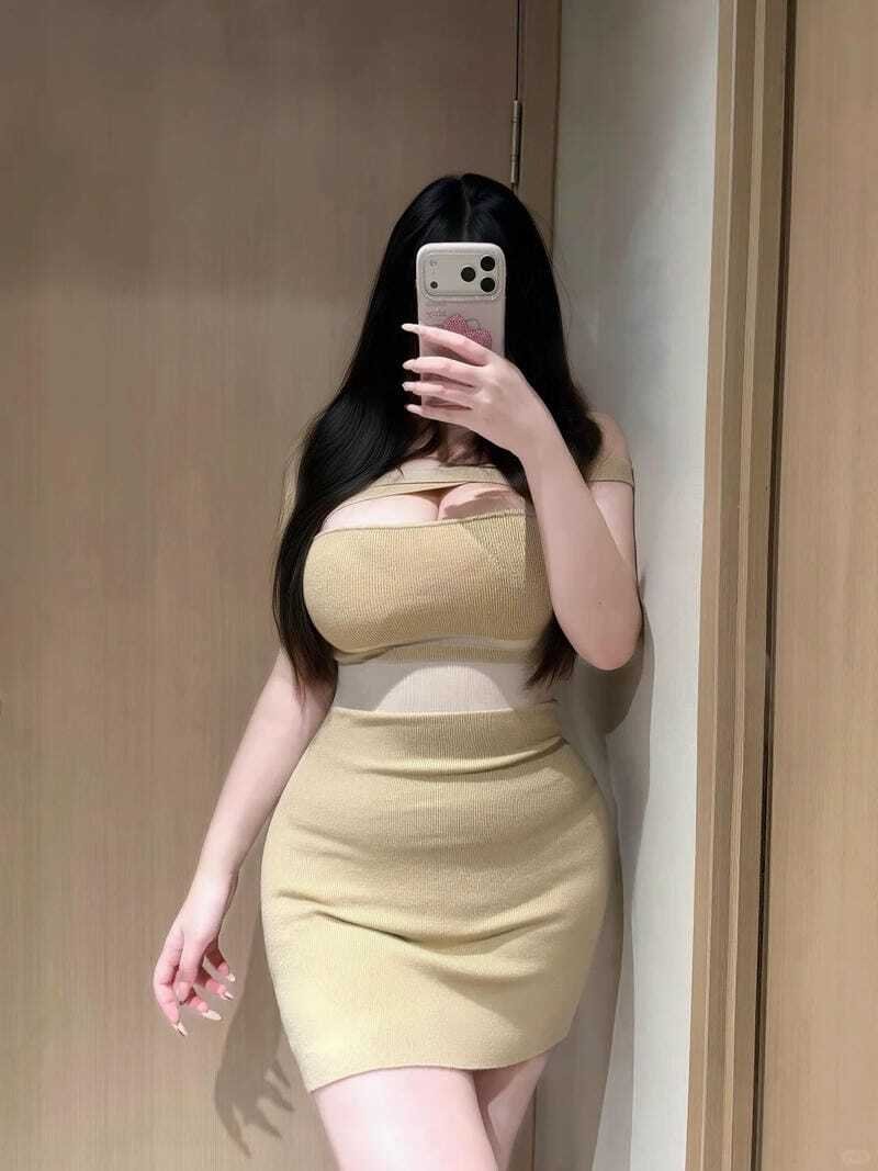 ảnh gái xinh vú to 23