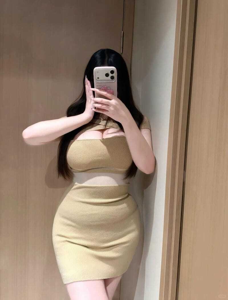 ảnh gái xinh vú to 25