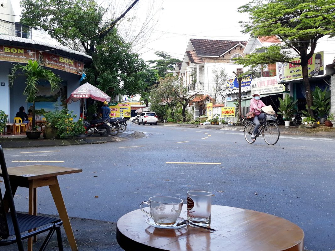 Cà phê góc phố