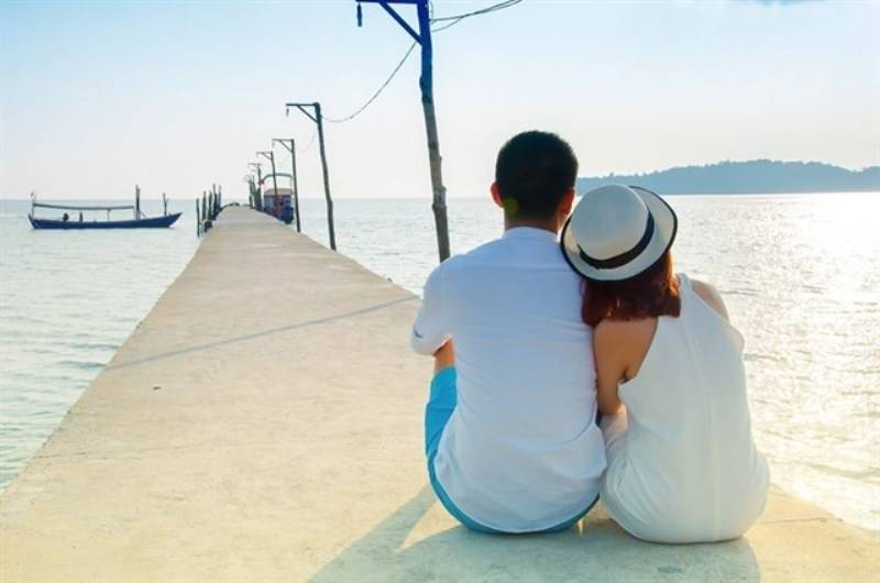 Không cần xuất hiện khuôn mặt trong bức ảnh nhưng vẫn thể hiện tình cảm nhẹ nhàng, ấm áp của các cặp đôi