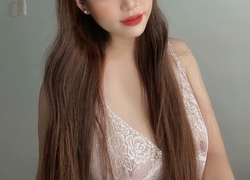 Gái mặc váy trong suốt tinh nóng bắn đầy ngực