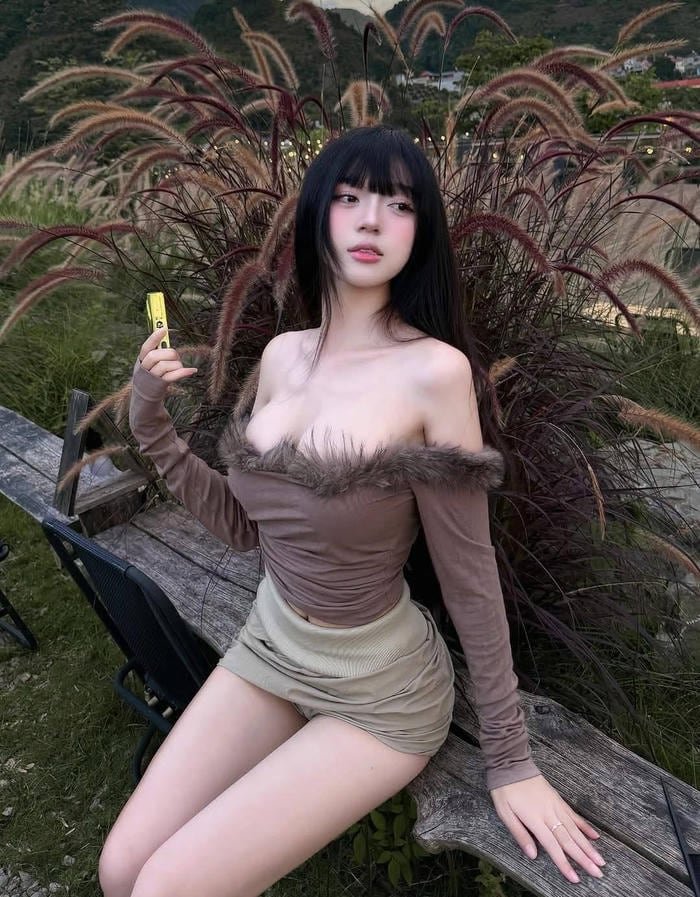 khí chất tự tin ảnh gái xinh hở hang sexy