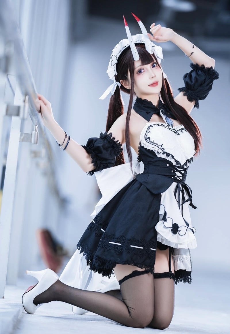 Hình cosplay hầu gái mang nét gợi cảm kín đáo