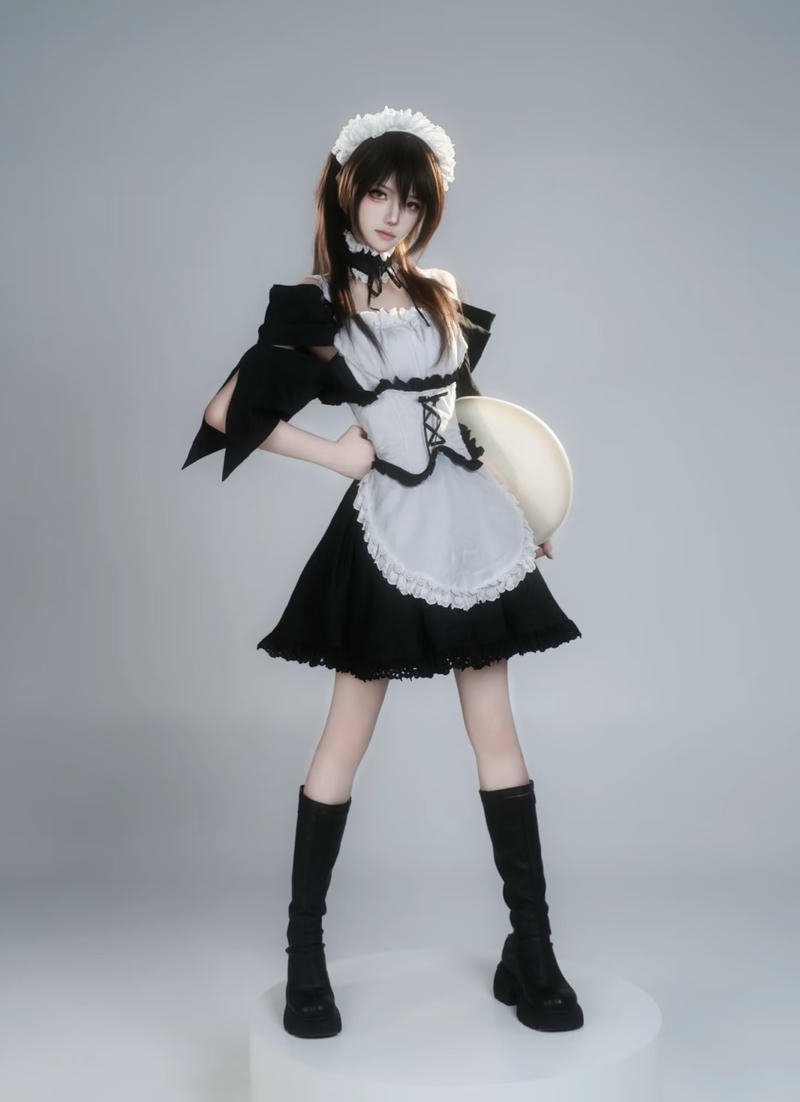 Hình cosplay hầu gái mang vẻ cuốn hút tinh tế
