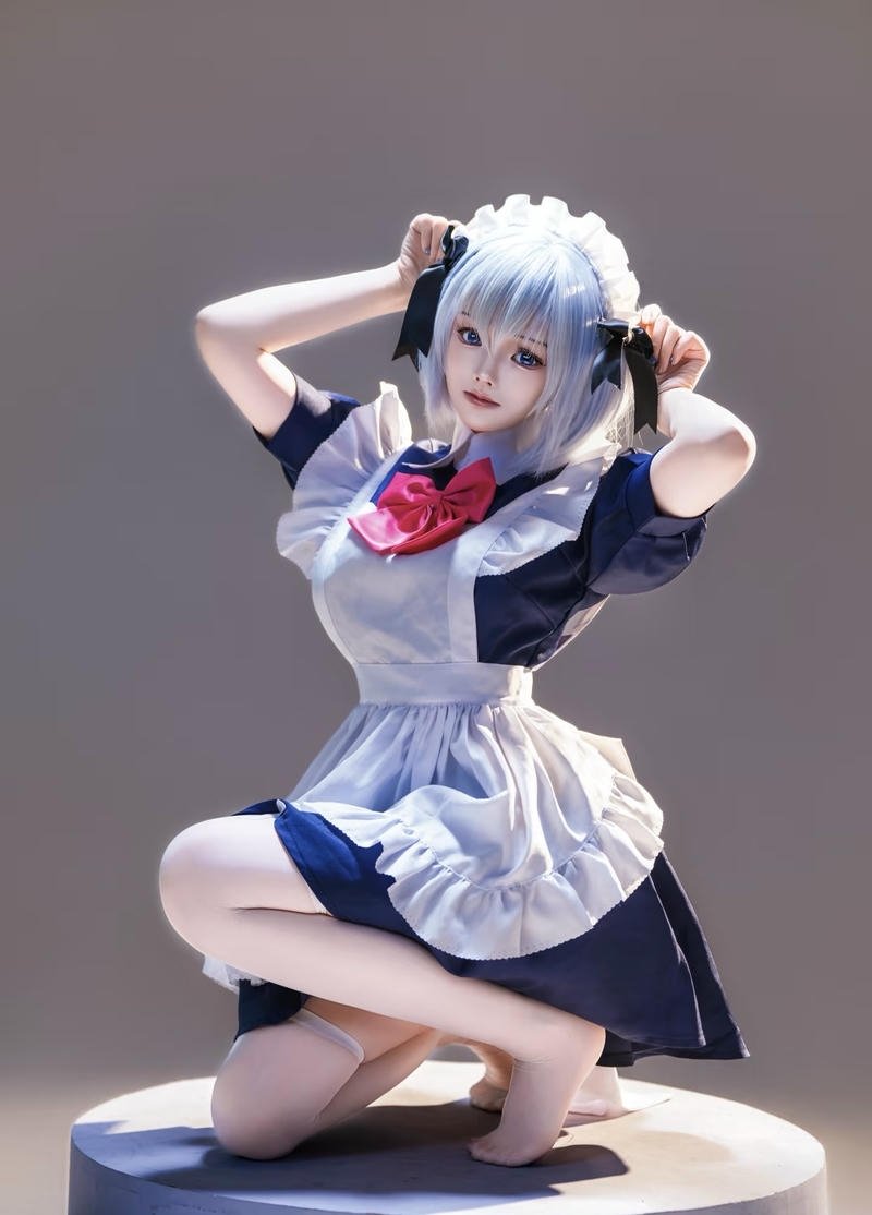 Bức cosplay hầu gái toát lên ánh mắt mê hoặc