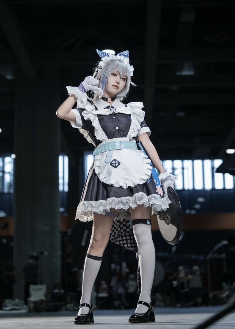 Nhân vật cosplay hầu gái hình ảnh đầy sức hút