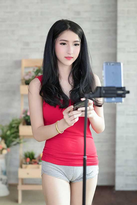 bướm phụ nữ