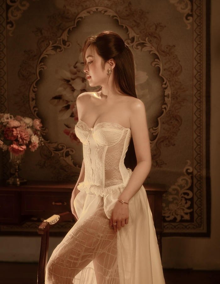 Hình bikini Lê Phương Anh gợi cảm cuốn hút