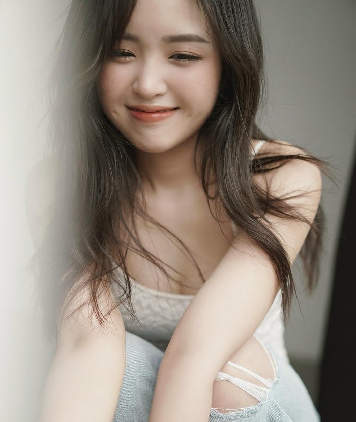 tạo dáng thu hút ánh nhìn lê phương anh bikini sexy
