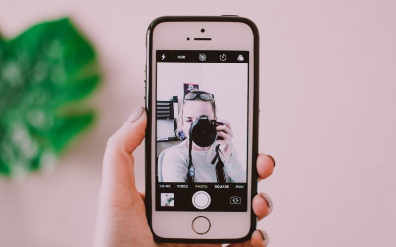 Selfie là gì? 16 cách chụp và tạo dáng selfie đẹp tự nhiên