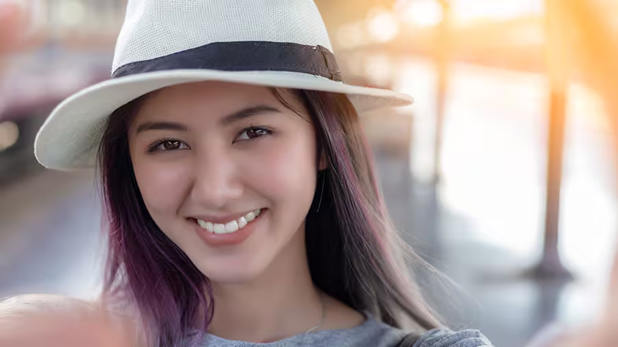 Selfie là gì? 16 cách chụp và tạo dáng selfie đẹp tự nhiên