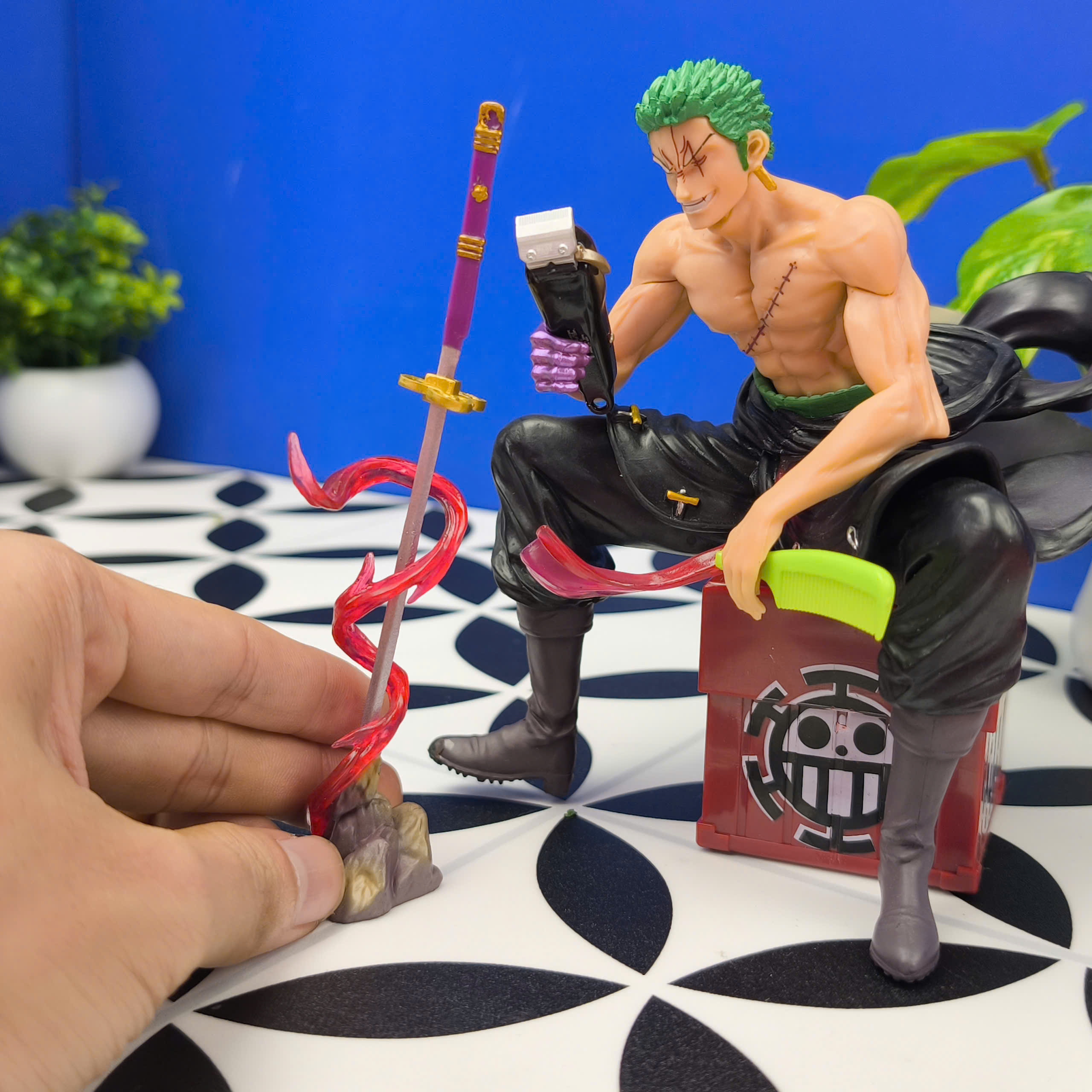 Mô Hình Tiệm Tóc Zoro Barber King Cao 17cm