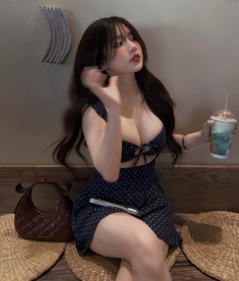 gái đẹp vòng một đầy đặn cuốn hút