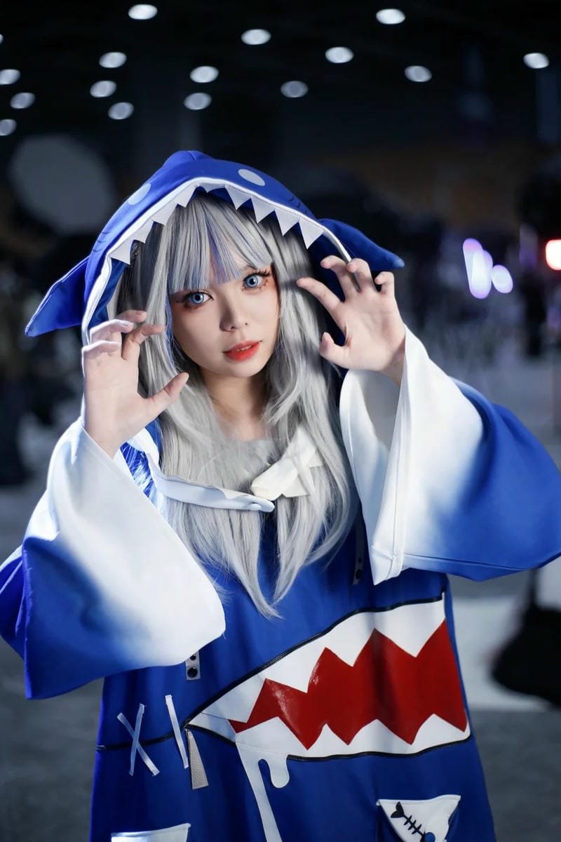 Ảnh cosplay Yaoyaoqwq Gawr Gura tươi tắn