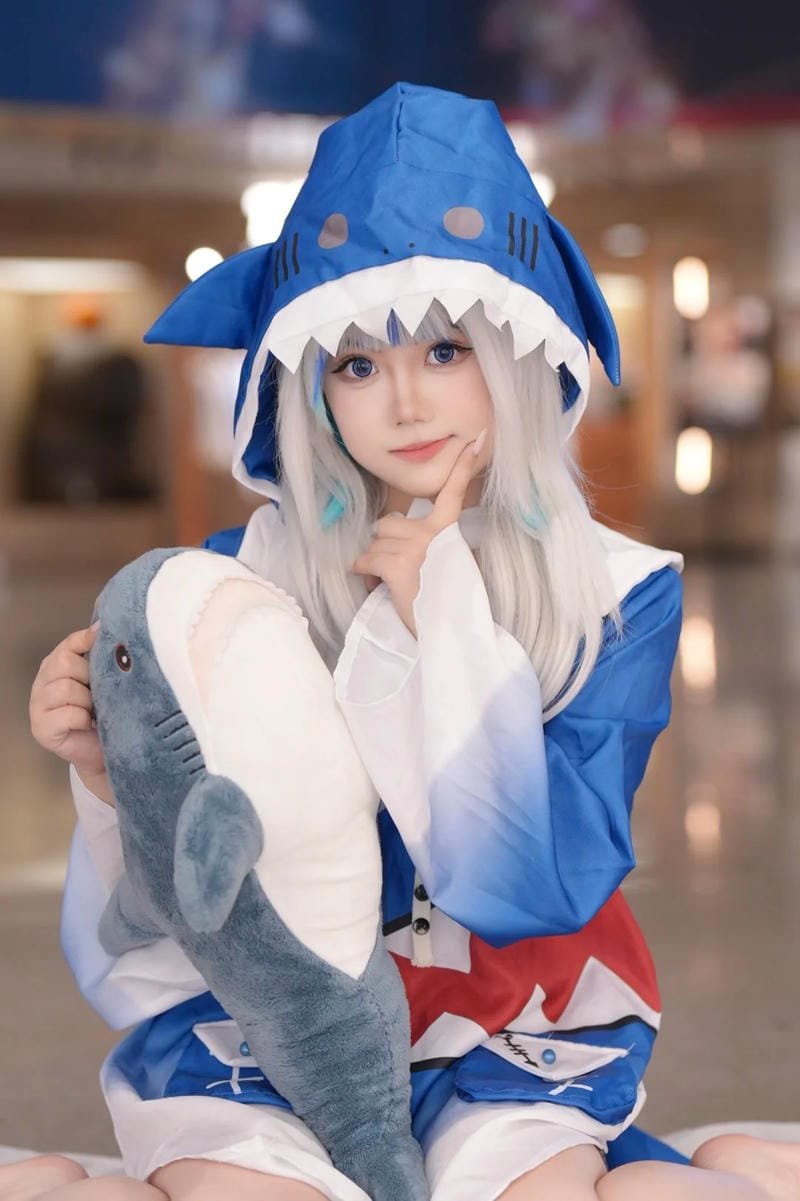 Hình Gawr Gura Yaoyaoqwq cosplay dễ thương