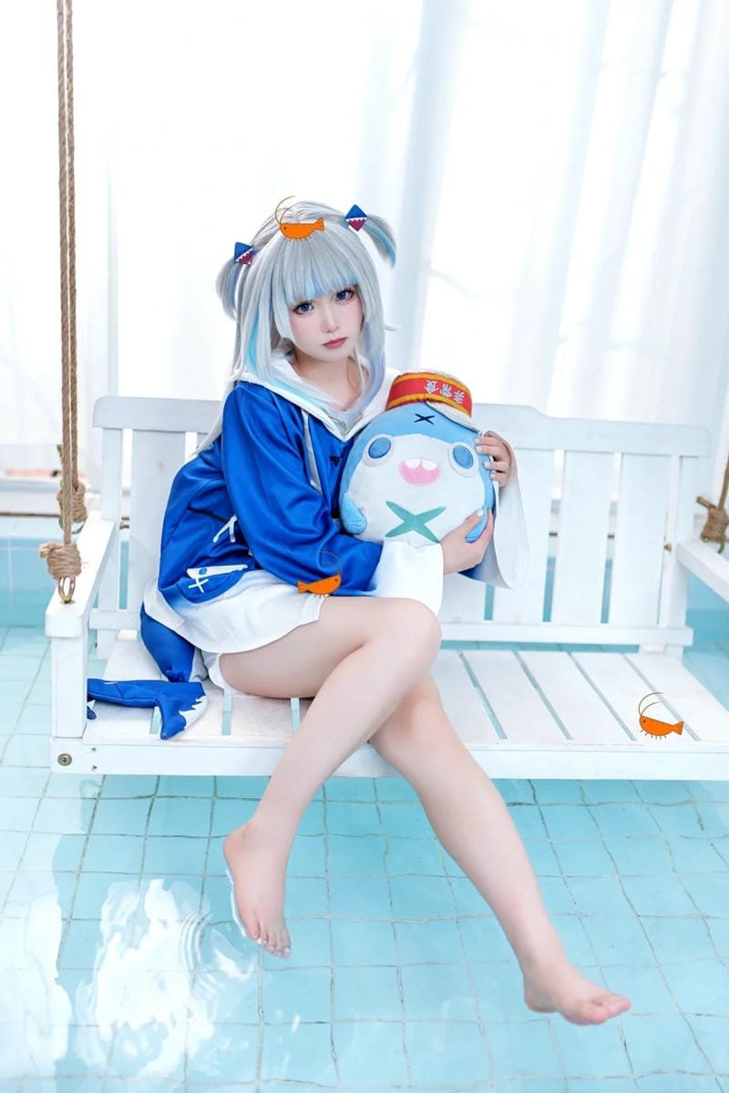 gawr gura cosplay phong cách đáng yêu