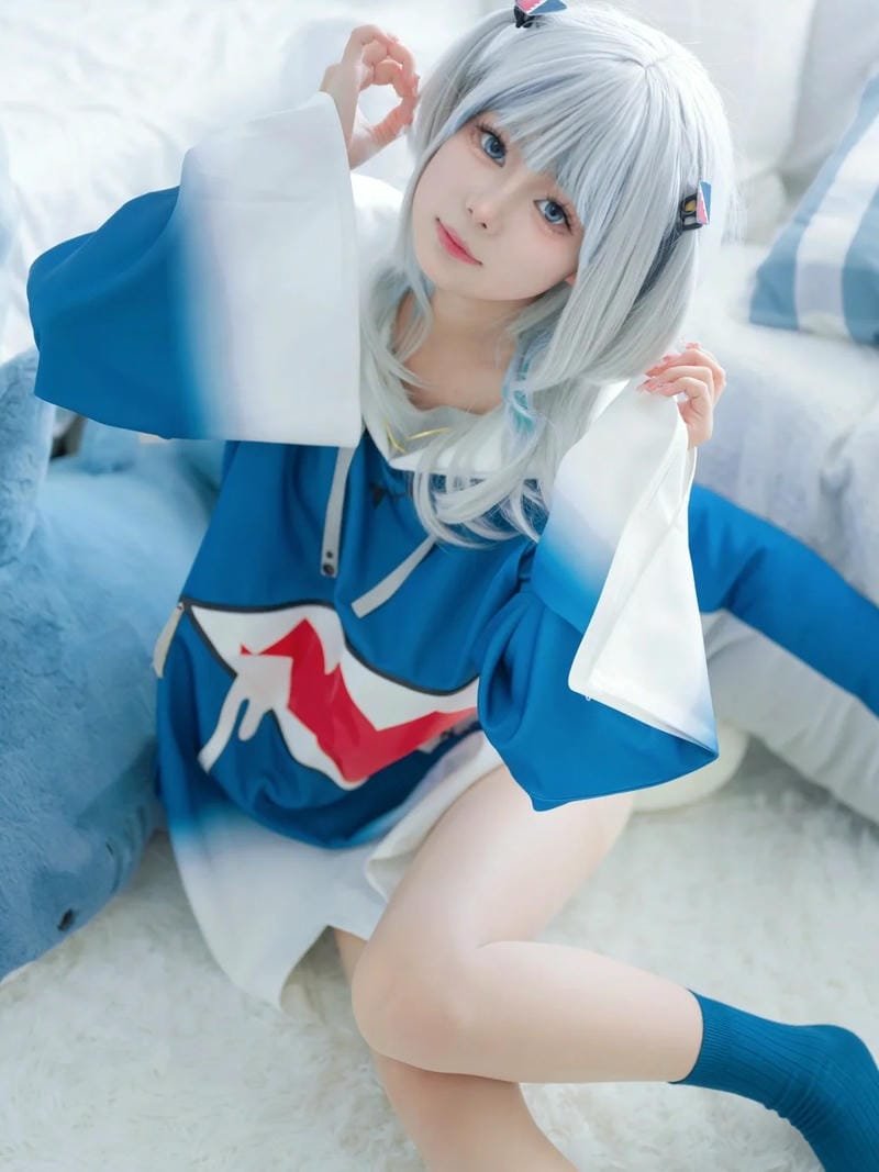 hình cosplay hololive phong cách hiện đại