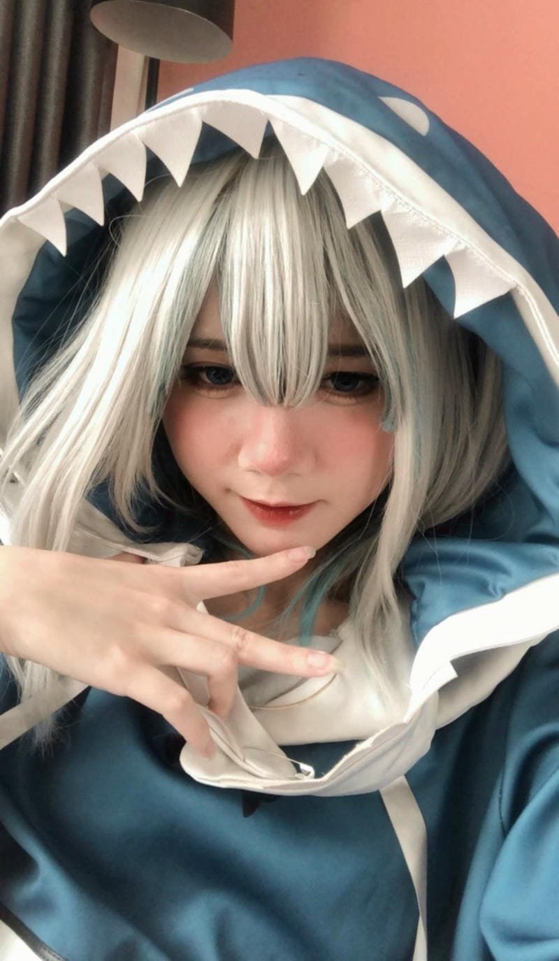 yaoyaoqwq cosplay gawr gura tạo dáng đẹp