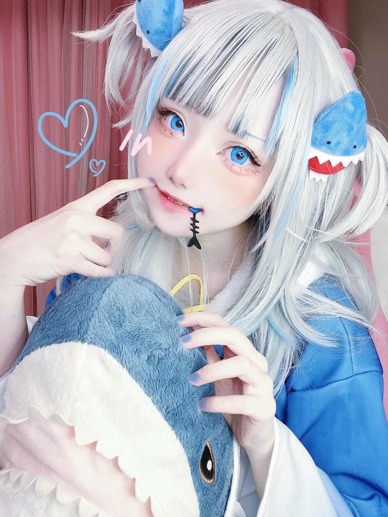 yaoyaoqwq gawr gura cosplay chụp từ trên cao