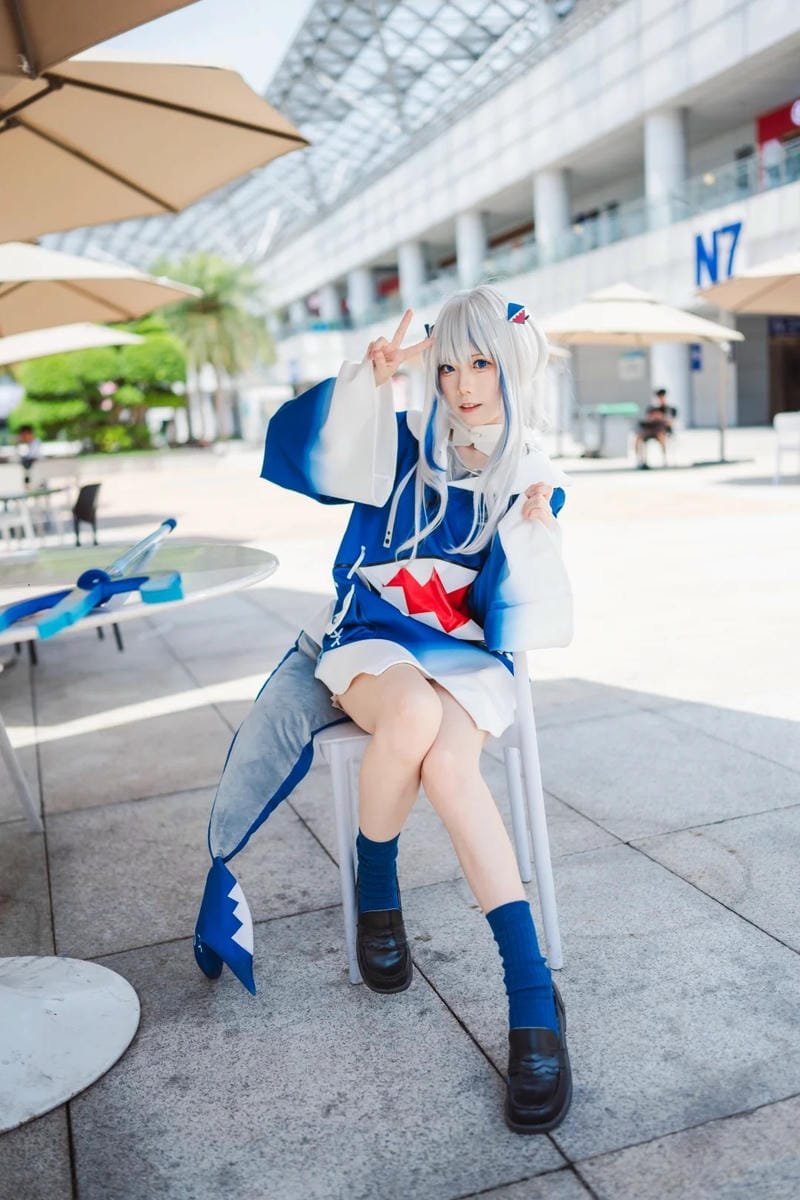 Ảnh cosplay Yaoyaoqwq Gawr Gura trong trẻo