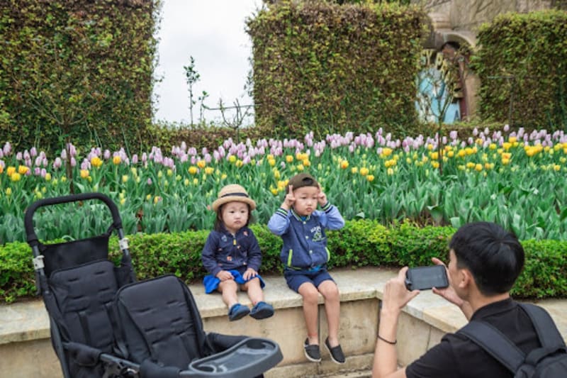 Không chỉ người lớn mà các bé nhỏ cũng rất thích check-in tại Le Jardin D’Amour