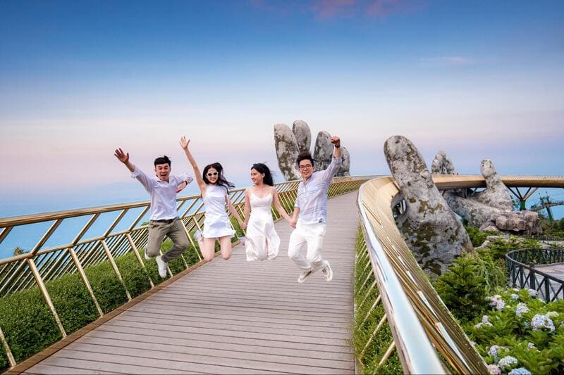 Lựa chọn thời gian tham quan Ba Na Hills phù hợp giúp du khách thuận lợi khi tham quan và có nhiều bức ảnh sống ảo đẹp mắt