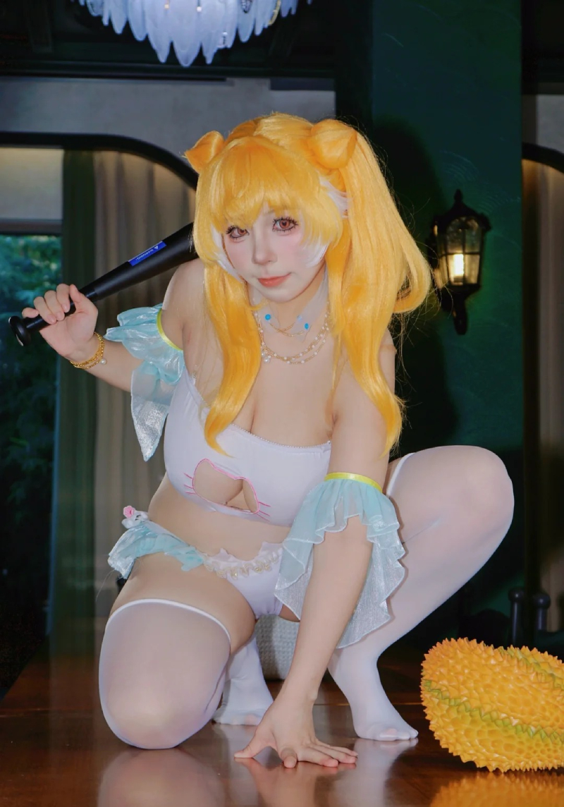 Hot girl lột đồ khoe hàng