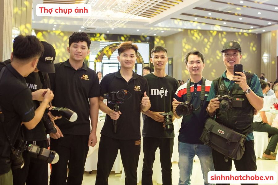Đội hình thợ chụp ảnh sinh nhật sinh nhật