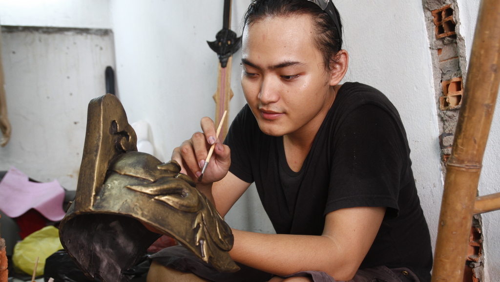 Nghề chế giáp cosplay: Đam mê và đánh đổi