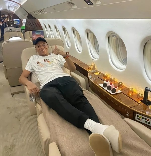Meme Mbappe (39)