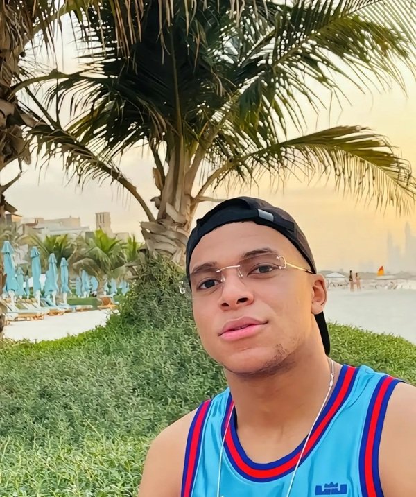 Meme Mbappe (40)