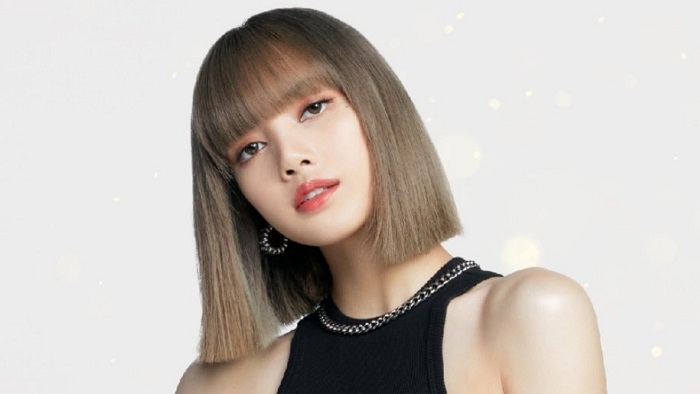 Lisa với mái tóc ngắn siêu ngầu
