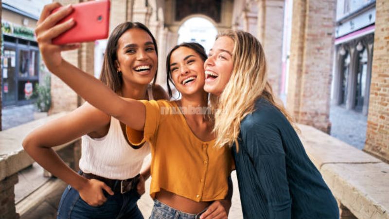 Hướng dẫn chụp ảnh đẹp cho 3 người