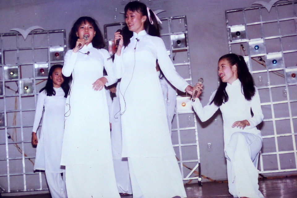 Ngắm loạt ảnh “một thời tuổi trẻ” của Việt Hương - 5