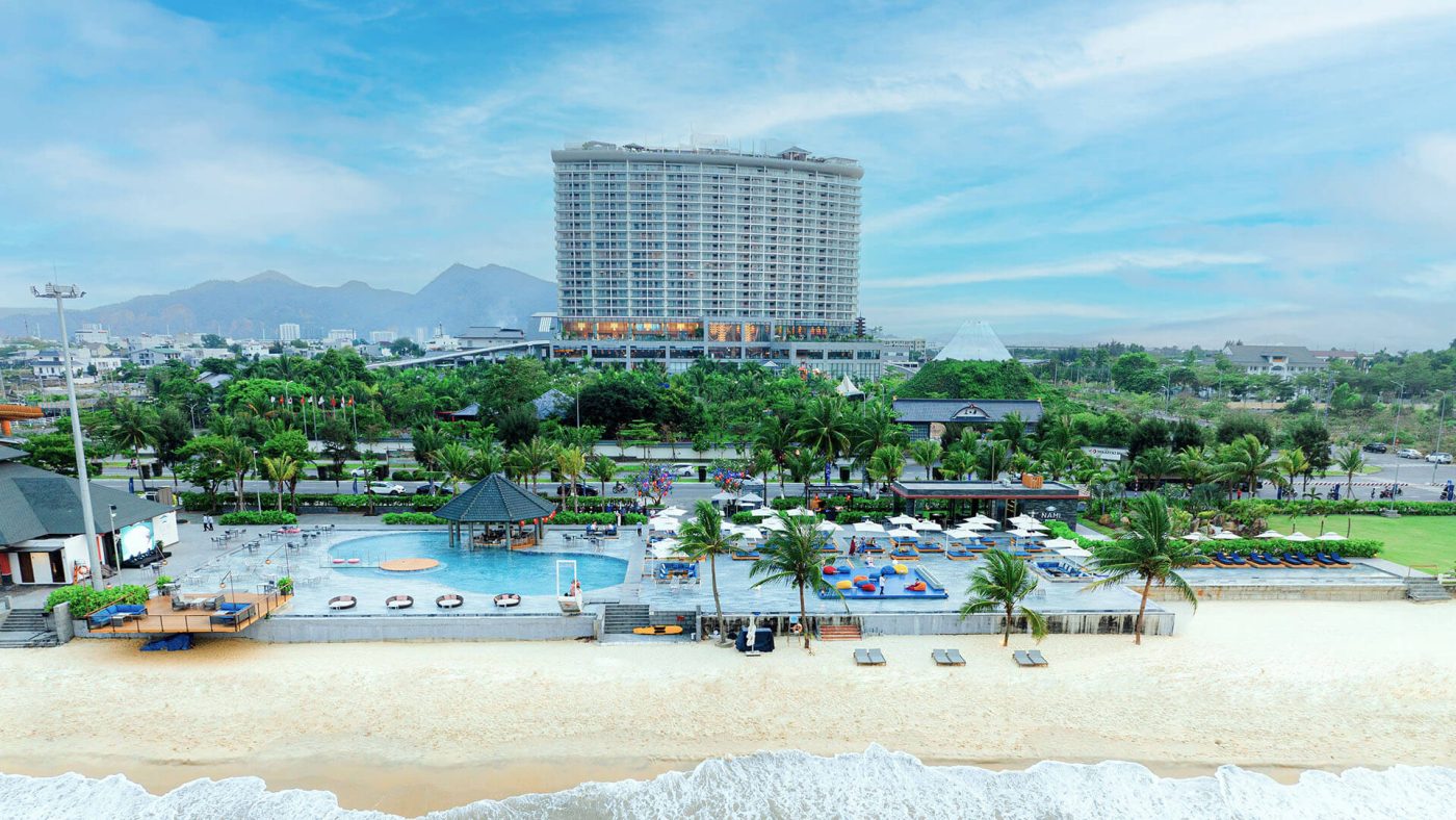 Nami Beach Club tại Da Nang Mikazuki Japanese Resorts & Spa
